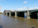London  Spaziergang  Big Ben - Westminster Bridge mit Themse (GB).